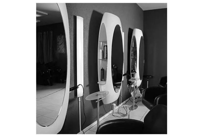 Galeriebild haarloft-salon-spiegel.jpg