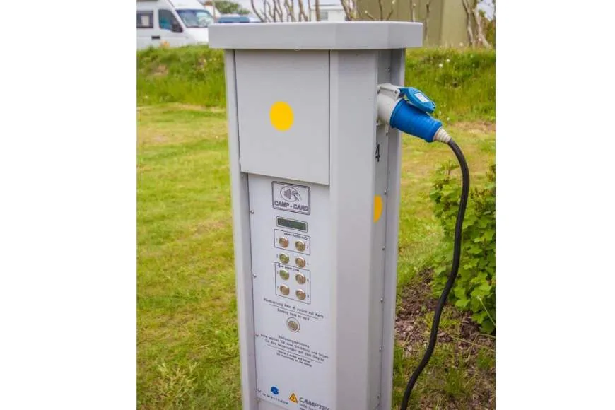 Galeriebild wohnmobilstellplatz-elektroladestation.jpg