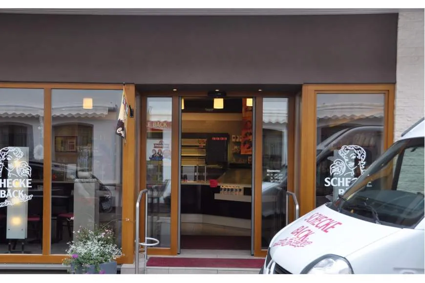 Galeriebild baeckerei-amrhein-schecke-baeck-baeckerei-amrhein-laden2.jpg