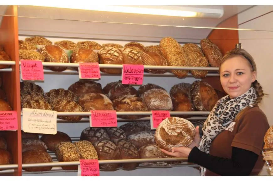 Galeriebild baeckerei-amrhein-schecke-baeck-baeckerei-verkaufswagen.jpg