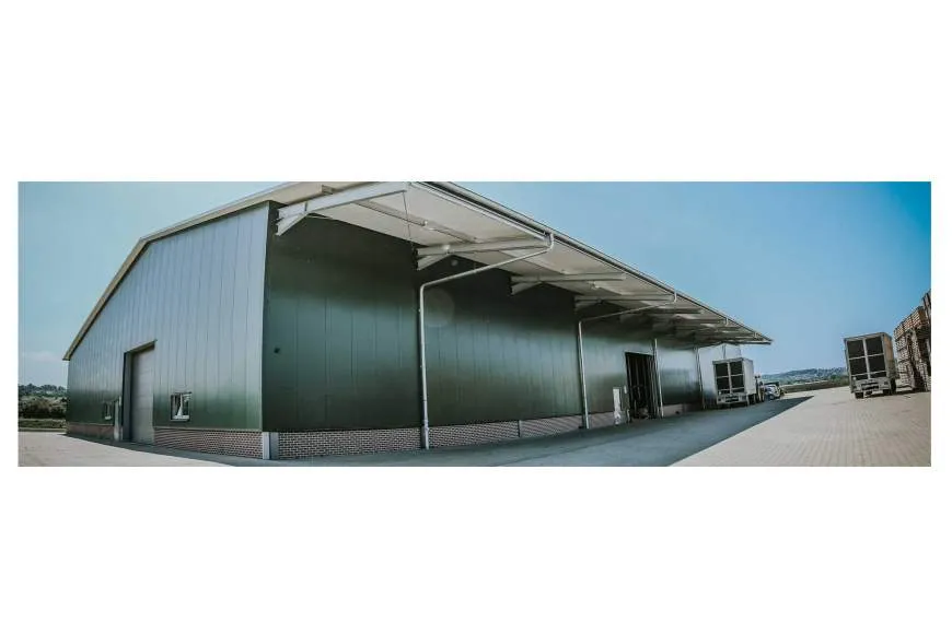 Galeriebild erdbeerschwarz-hof-1-1519821971.jpg