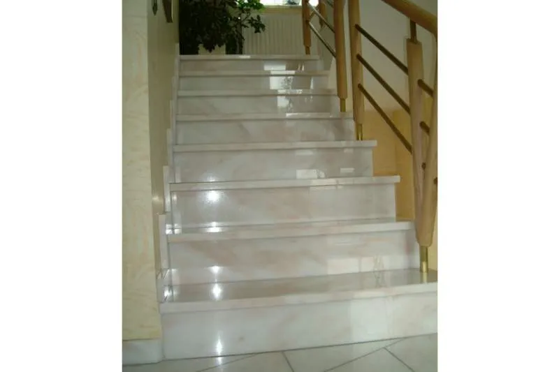 Galeriebild schiffer-j.-GmbH-Marmortreppe.jpg