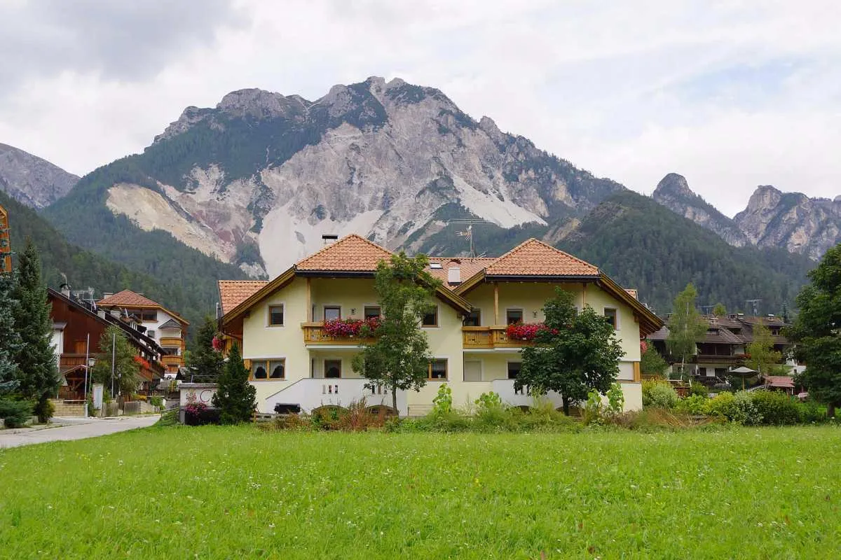 Residence, Aussenansicht, Pension