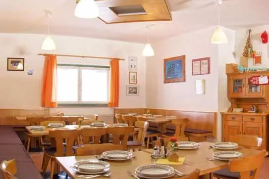 Galeriebild Speisesaal.jpg