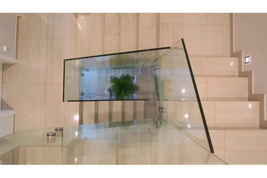 Galeriebild dominici-treppe-aus-glas.JPG