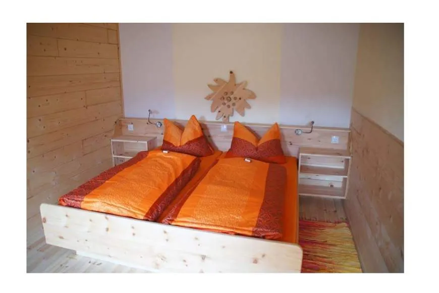 Galeriebild niedersteinhof-wohnung-edelweiss-schlafzimmer.jpg