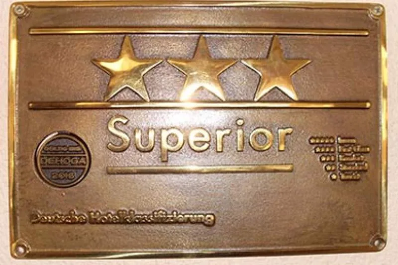 Galeriebild hotel-christine-drei-sterne-superior-plakette.jpg