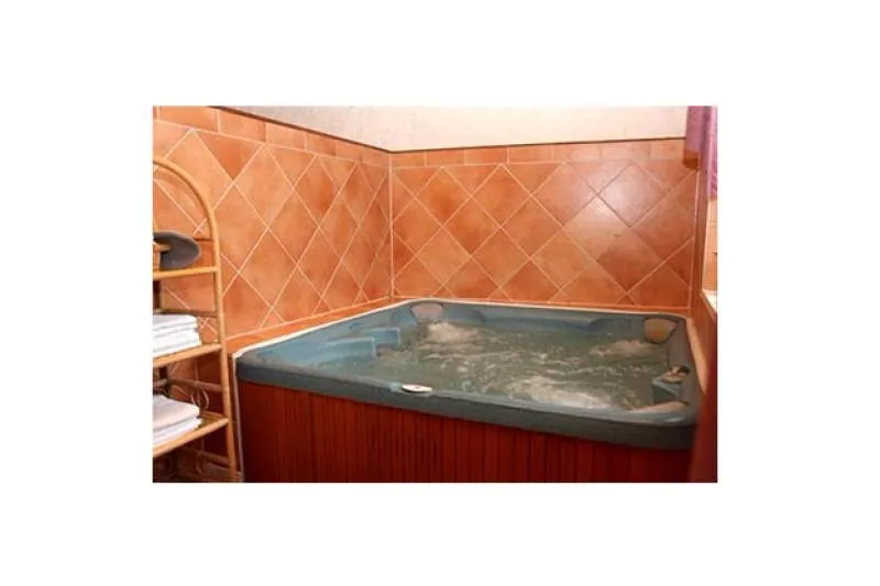 Galeriebild hotel-christine-wellness-whirlpool.jpg