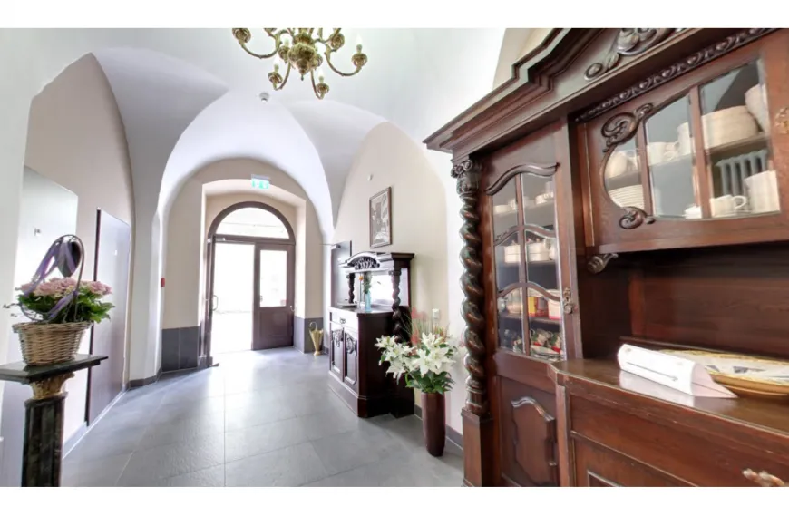 Galeriebild eingangsbereich-hotel2.png