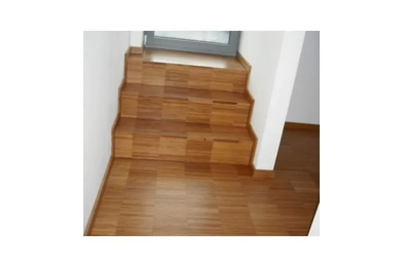 Galeriebild maraite-parkett-treppe.jpg