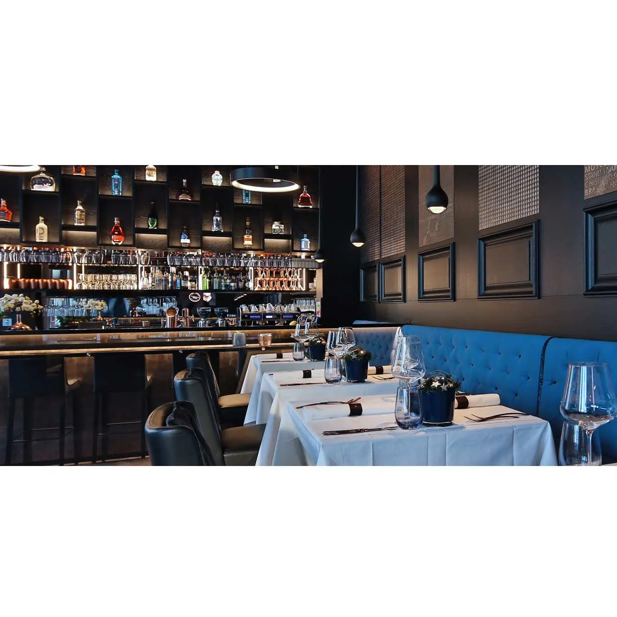 Unternehmen Esquire Bar