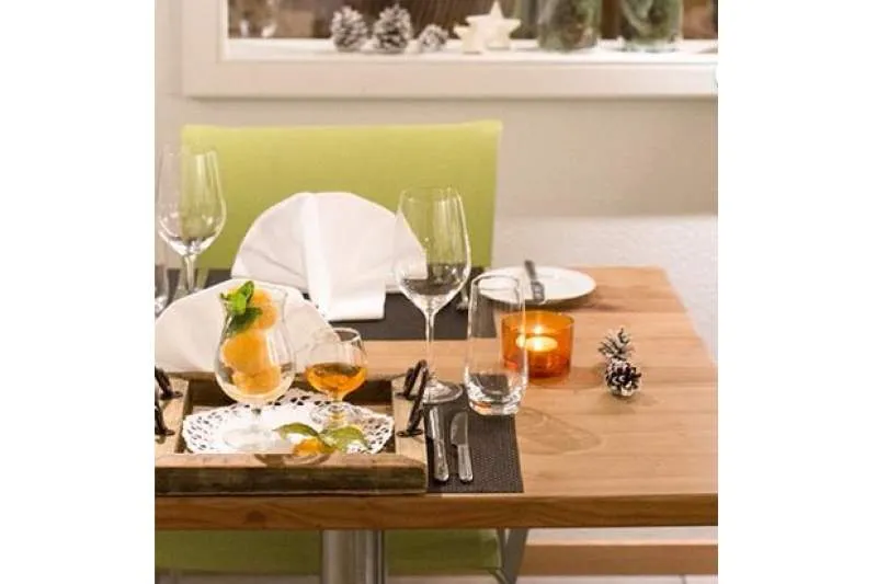 Galeriebild restaurant-bistro-belpberg-gedeckter-tisch.jpg