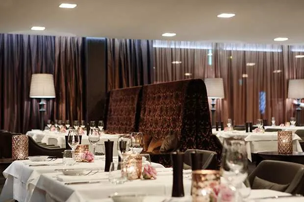 Galeriebild Restaurant-9860-v1-RGB-300ppi.jpg