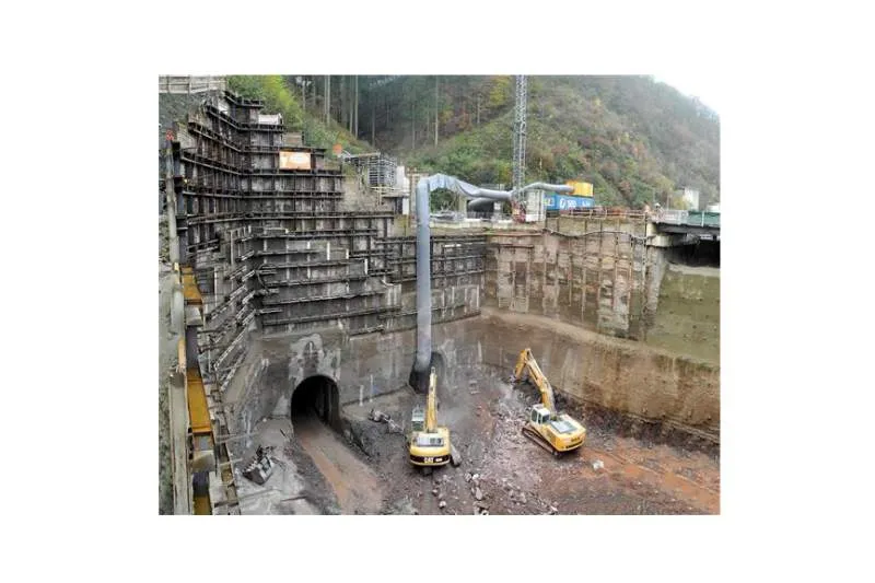 Galeriebild feilux-gmbh-bagger-vorm-tunnel.jpg