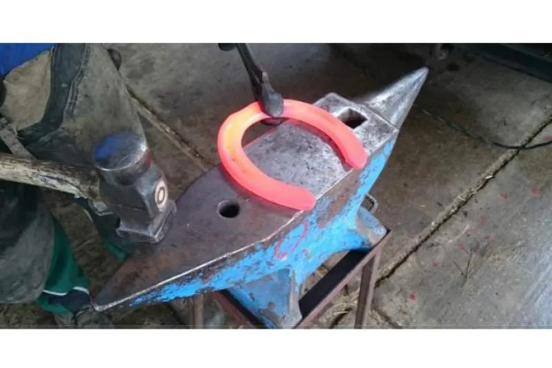 Galeriebild hufschmied-tobias-weiss-4.jpg