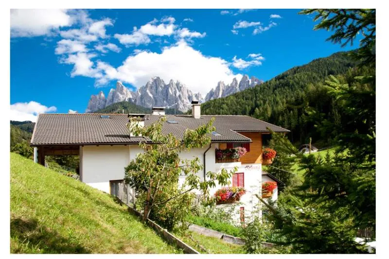 Galeriebild haus-reburg-aussenansicht.jpg