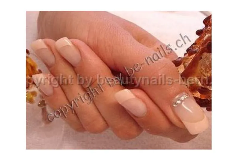 Galeriebild beauty-nails-und-kosmetik-3-1-1538990467.jpg