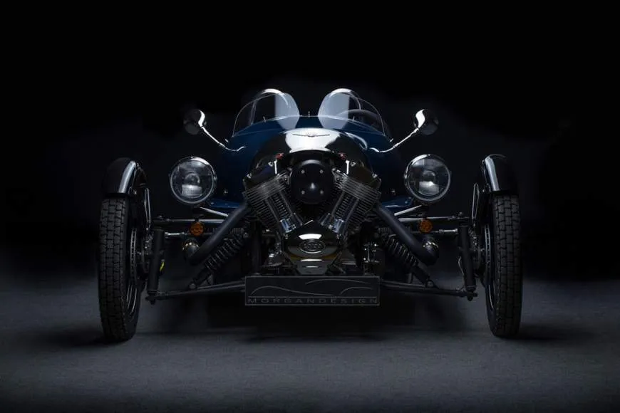 Galeriebild performance-cars-garage-aloyse-zimmer-morgan-parralaxe-2.jpg