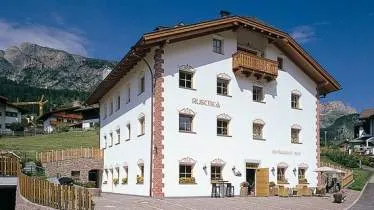 Rusctlea Apartments Restaurant