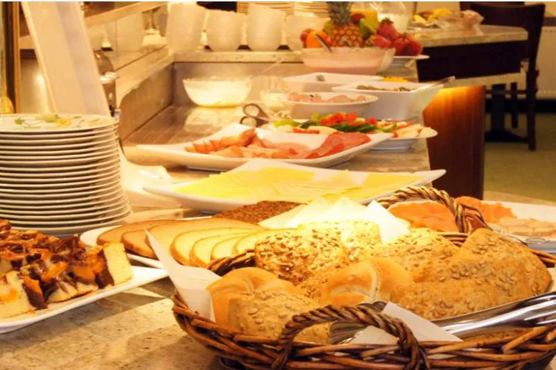 Galeriebild hotel-mainzer-hof-fruehstuecksbuffet.jpg