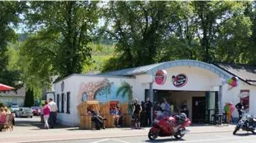 Unternehmen Eiscafe Schoko-Vanille