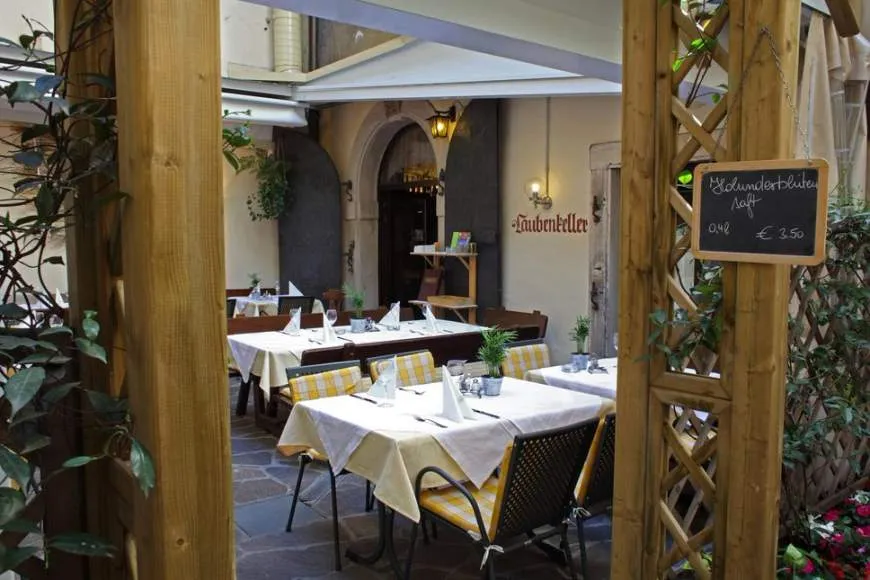 Galeriebild restaurant-laubenkeller-terrasse.jpg
