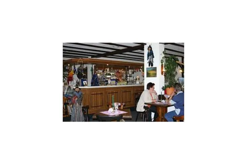 Galeriebild cafe-gaststaette-die-bernsteinhexe-theke.jpg