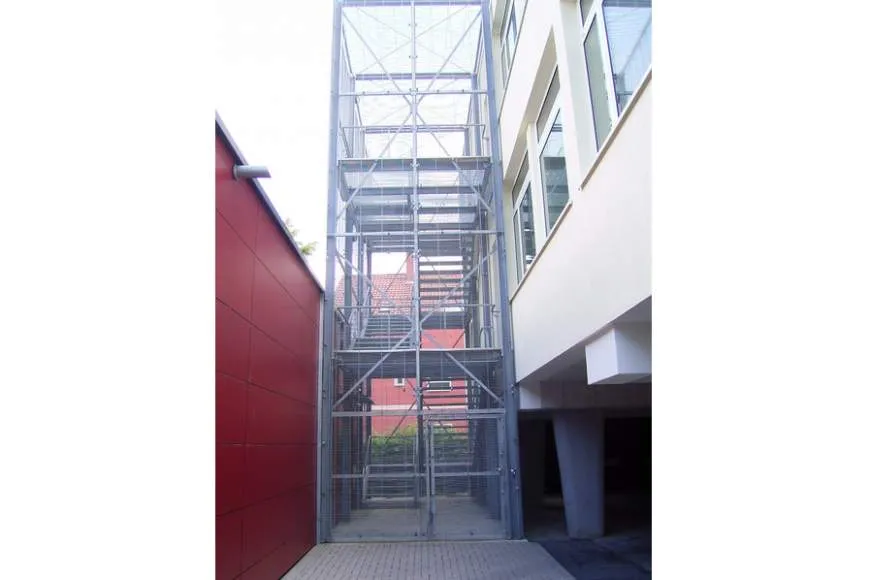 Galeriebild metallbau-und-schlosserei-eltze-fluchttreppe.jpg