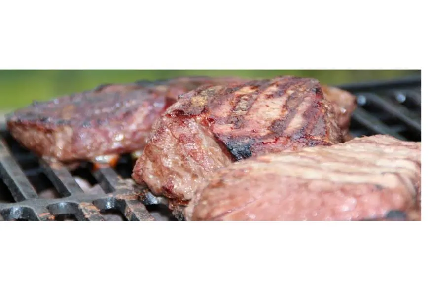 Galeriebild restaurant-huegoloss-1.jpg