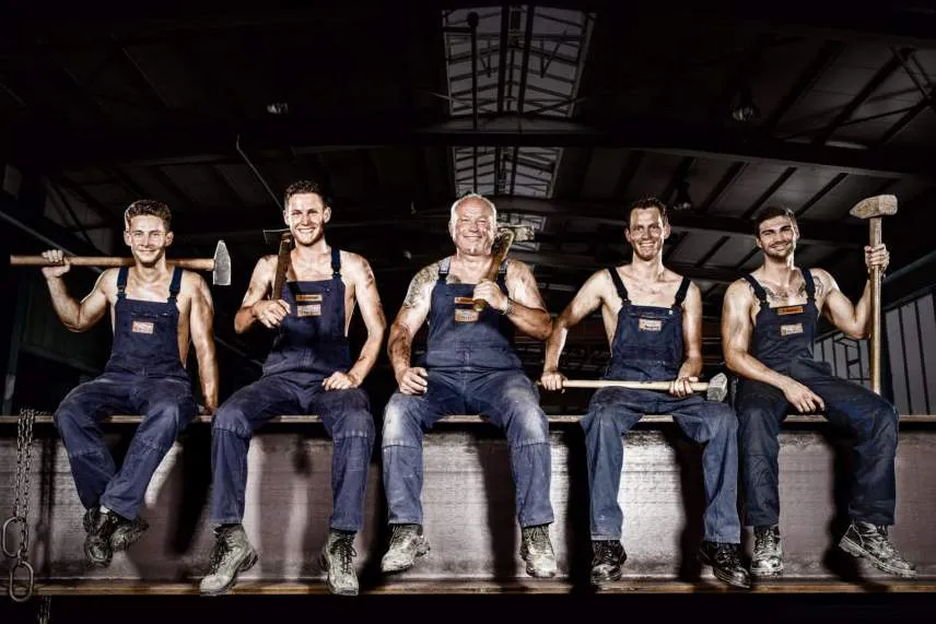 Galeriebild stahlbau-naegele-gmbh-jungs-auf-traeger-1-1507723016.jpg