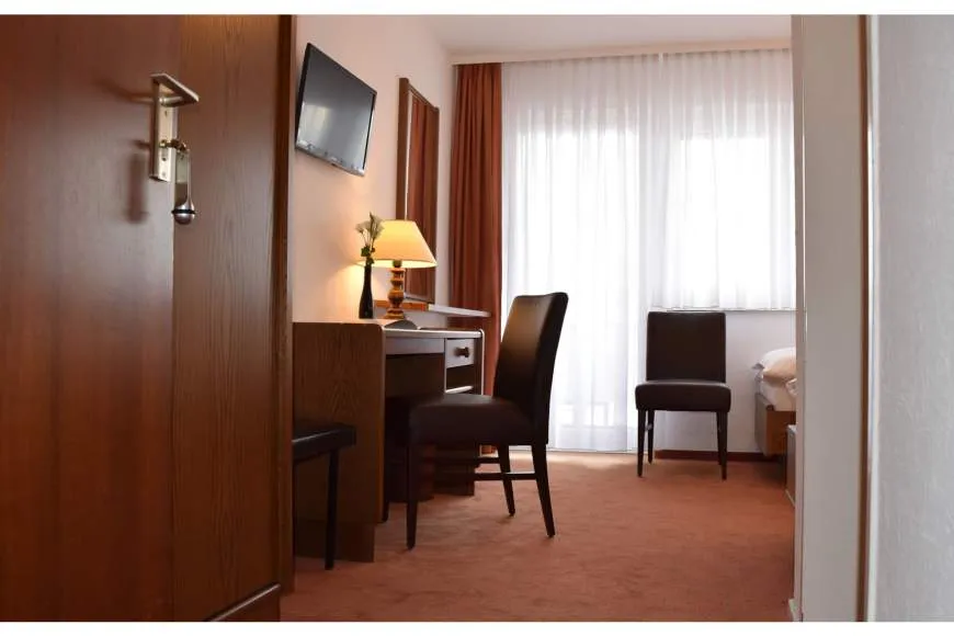 Galeriebild hotel-garni-regina-inhaberin-chrissoula-quattrucci-zacharopoulou-1.jpg