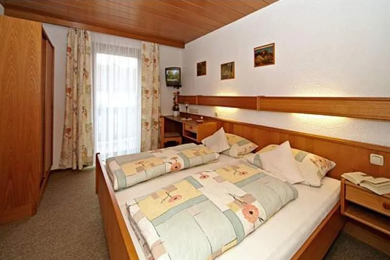 Galeriebild pension-memminger-doppelzimmer.jpg