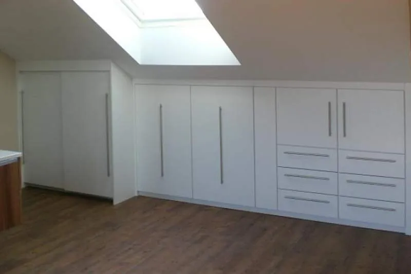 Galeriebild anpassmoebel-in-dachschraege-weiss-lackiert-1-1515506703.jpg