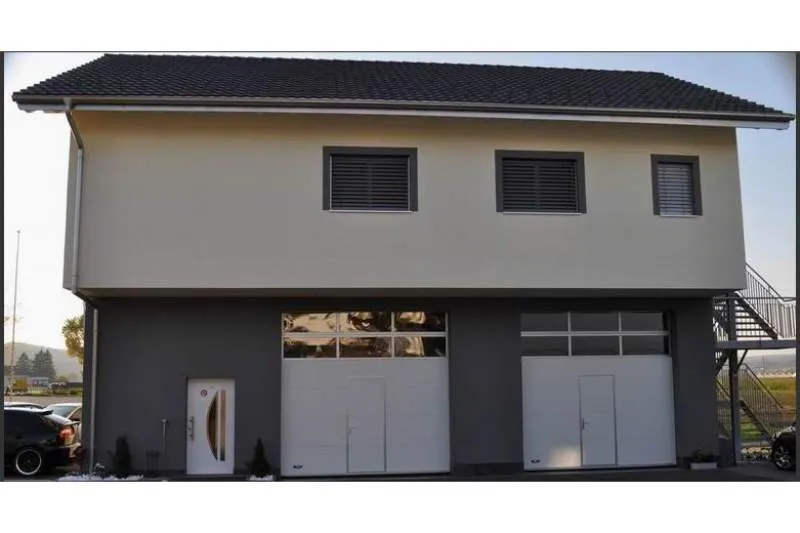 Galeriebild sd-garage-aussen-einfahrt-garage.jpg