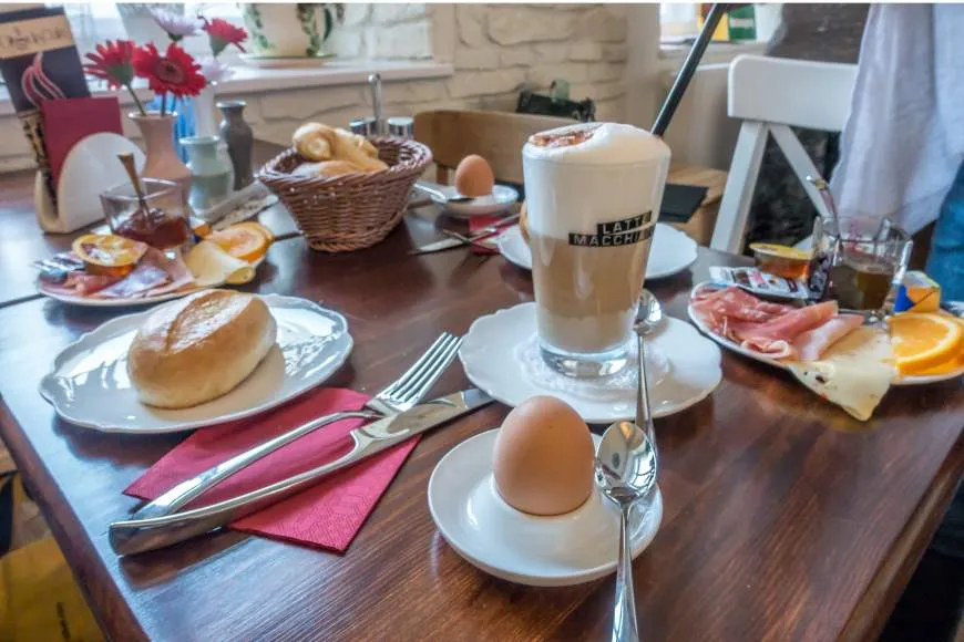 Galeriebild fruehstueck-glueckscafe-gbr.jpg