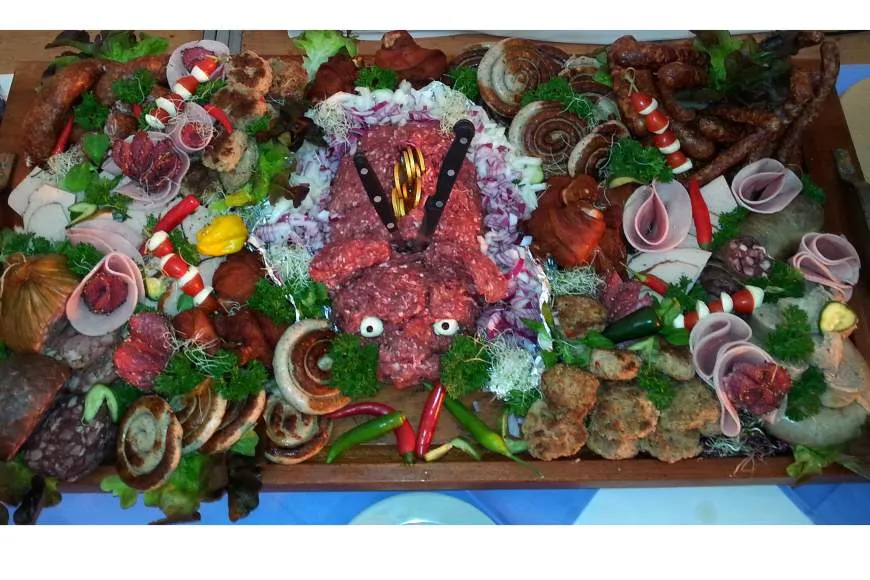 Galeriebild wernecke-events-catering-mettschwein-buffet.jpg