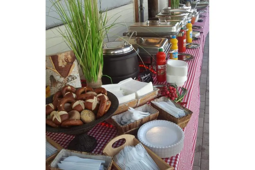 Galeriebild wernecke-events-catering-warmes-buffet.jpg