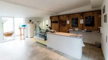 Unternehmen Hösamer Hof - Hasreiter GbR - Spezialitäten von Strauß, Wild und Schwein - August Hasreiter