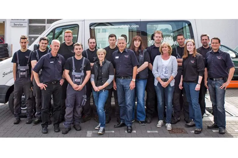 Galeriebild autohaus-ullrich-team.jpg