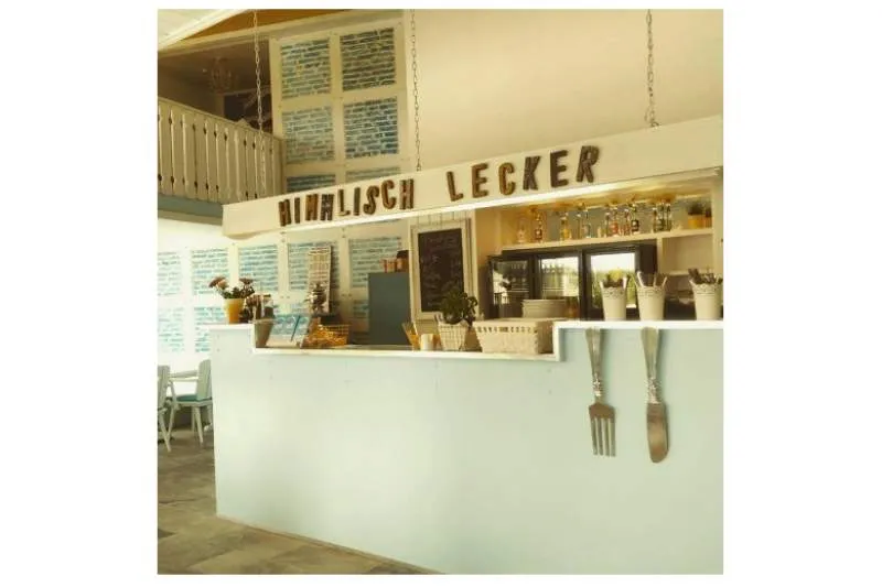 Galeriebild heavens-bistro-catering-gbr-innenraum-1-1517839860.jpg