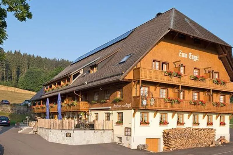 Galeriebild hotel-gasthaus-zum-engel-aussen-2.jpg