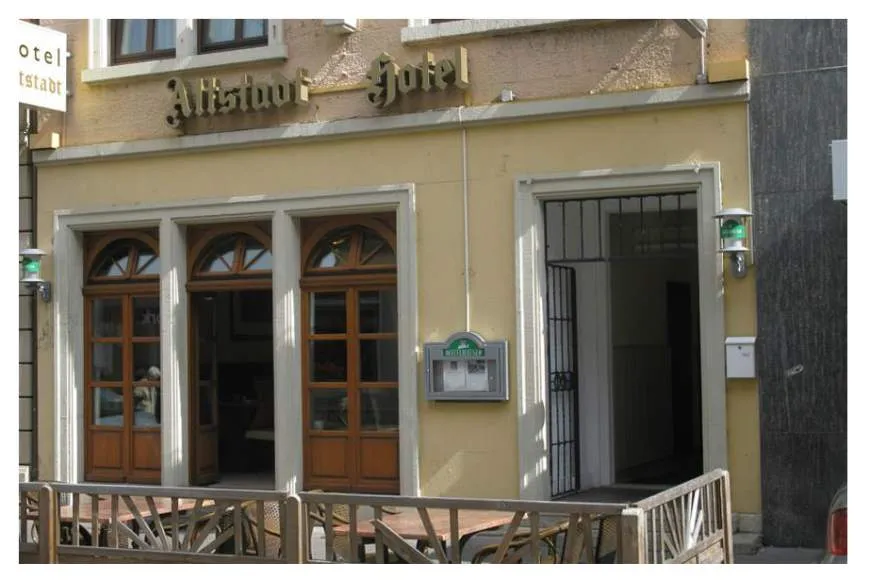 Galeriebild altstadt-hotel-biergarten.jpg