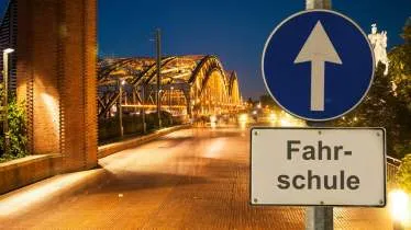Unternehmen Fahrschule Yöndem