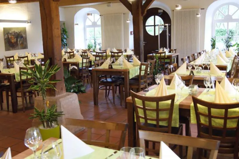 Galeriebild hennesbau-restaurant.jpg
