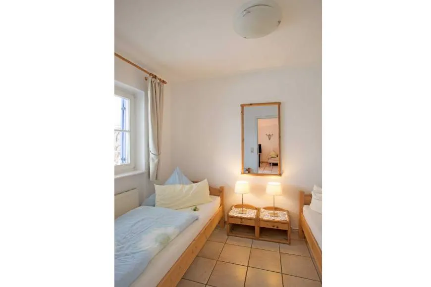 Galeriebild obst-und-ferienhof-thierheimer-panoramablick-schlafzimmer.jpg