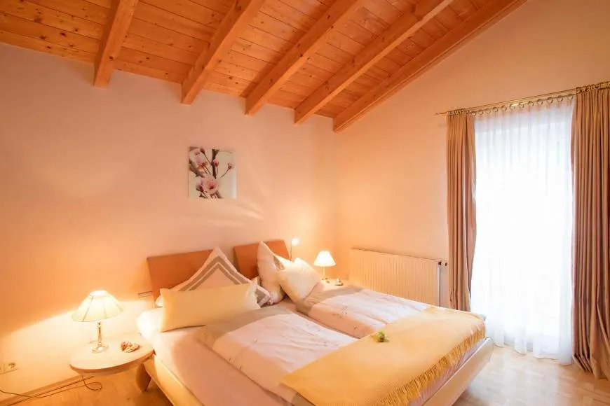 Galeriebild obst-und-ferienhof-thierheimer-seejungfrau-schlafzimmer.jpg