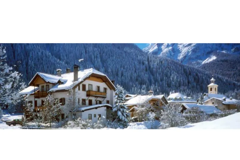 Galeriebild gasthof-dolomiten-aussenansciht-winter.jpg