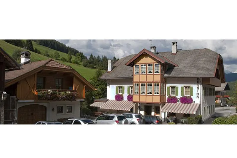 Galeriebild gasthof-dolomiten-aussenansicht-2.jpg