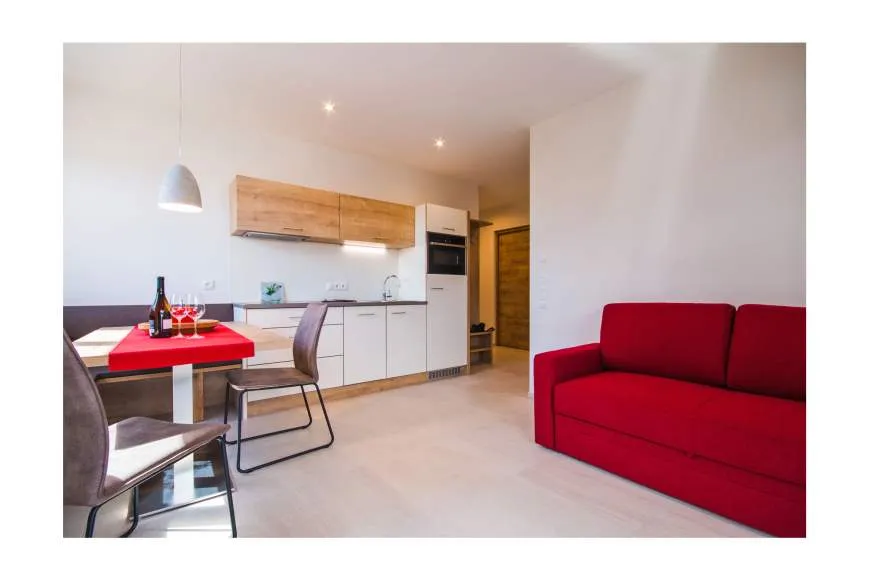 Galeriebild anichhof-fewo-kanzi-kuechenzeile.jpg