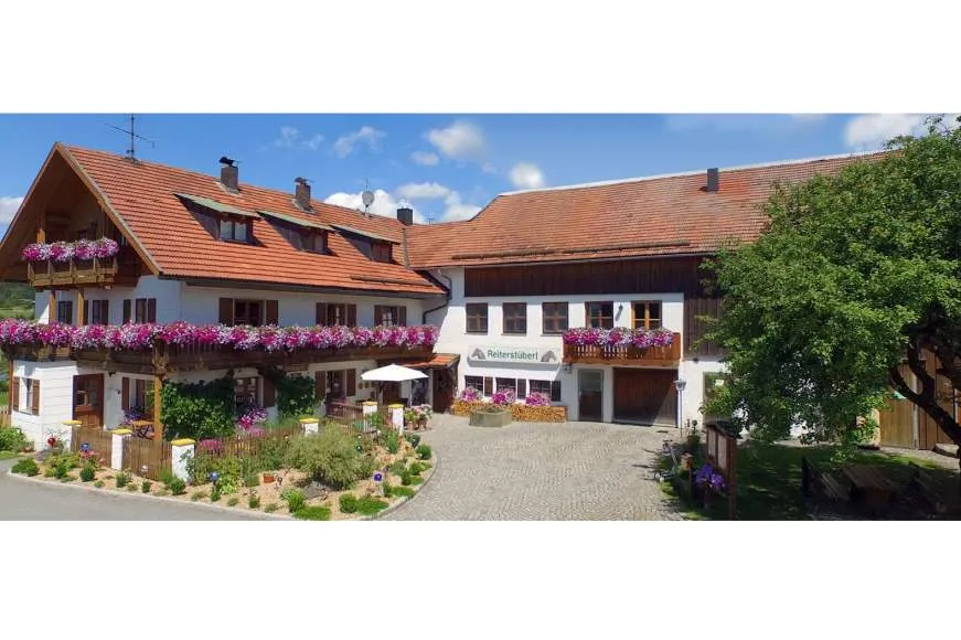 Galeriebild forellen-und-reiterhof-aussenansicht.jpg